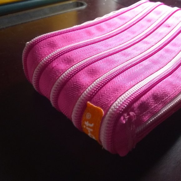 Zipper Clutch - Picture 1 of 2